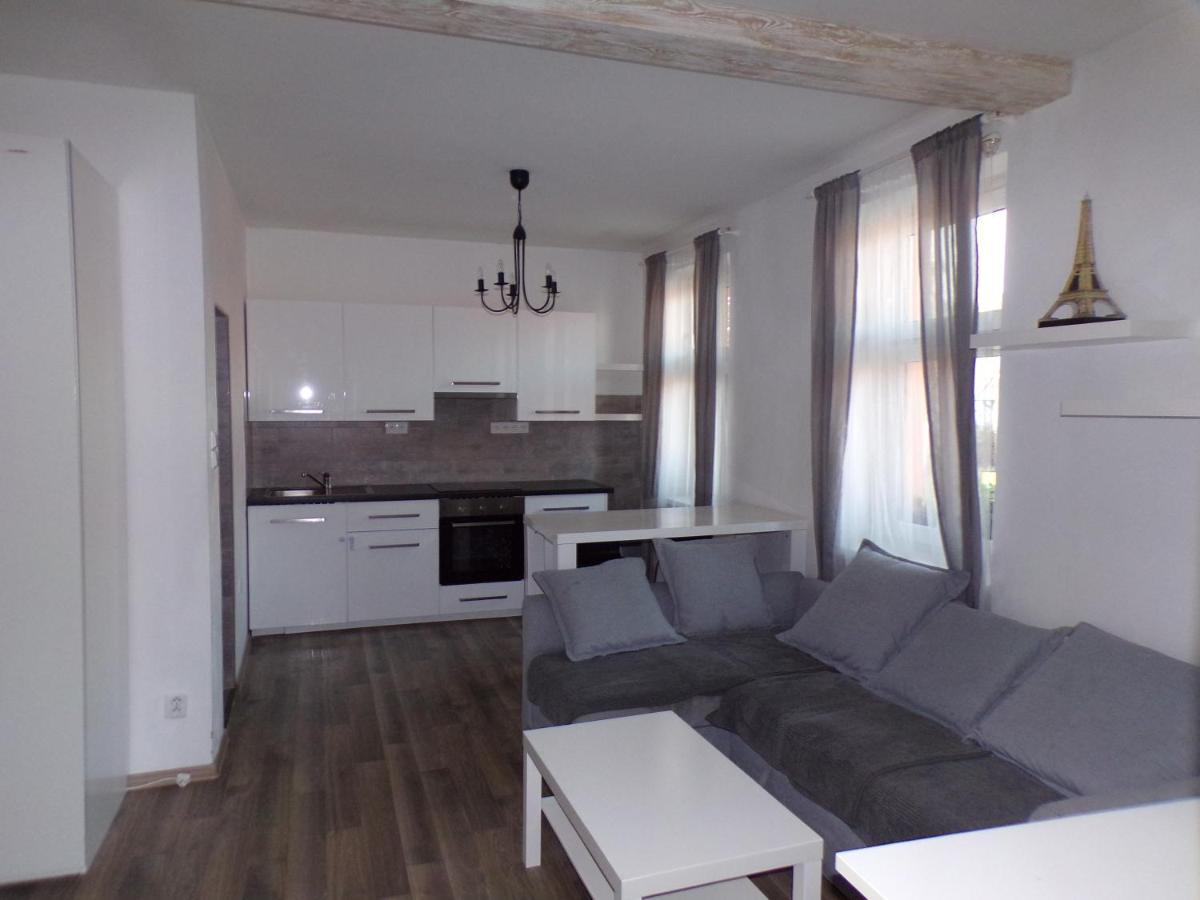 Penzion Restaurace U Helferu Libun Bagian luar foto