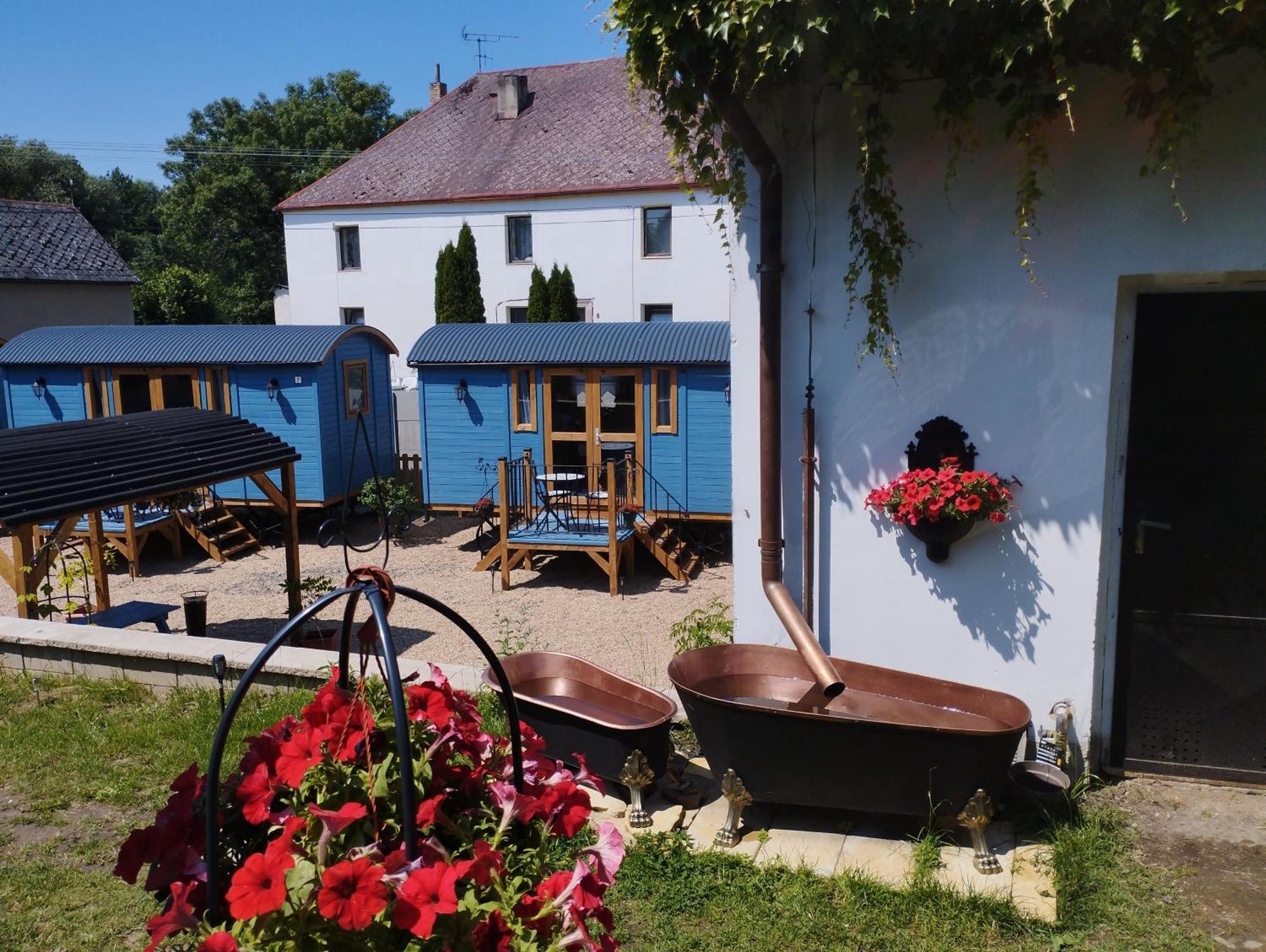 Penzion Restaurace U Helferu Libun Bagian luar foto