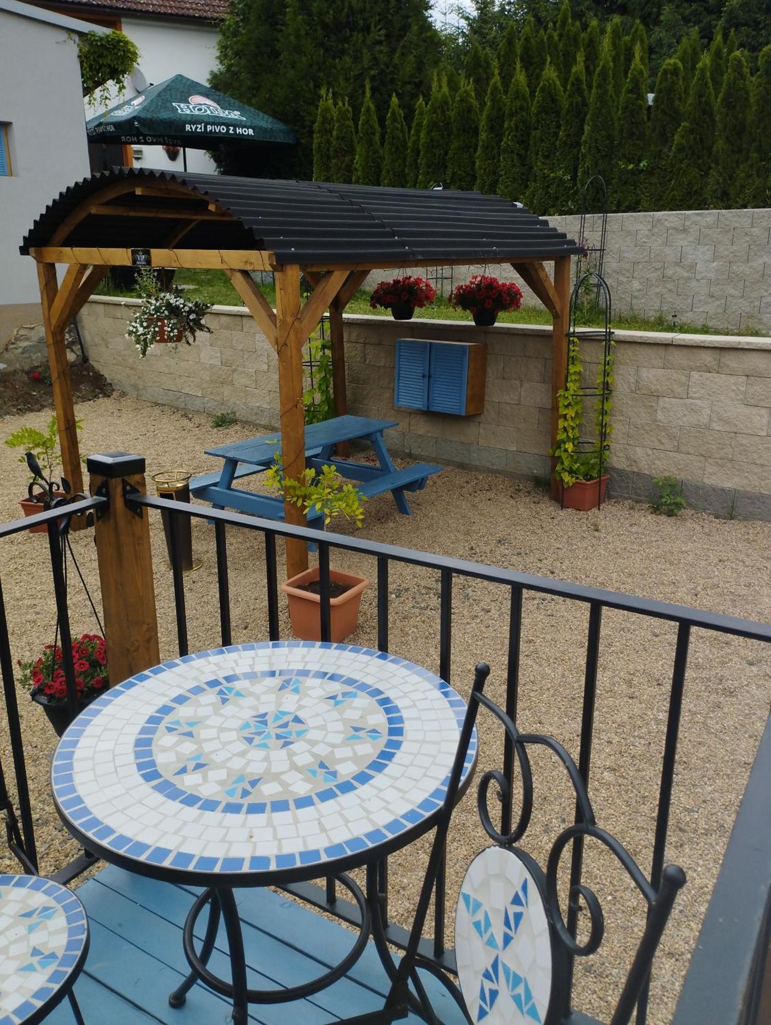 Penzion Restaurace U Helferu Libun Bagian luar foto