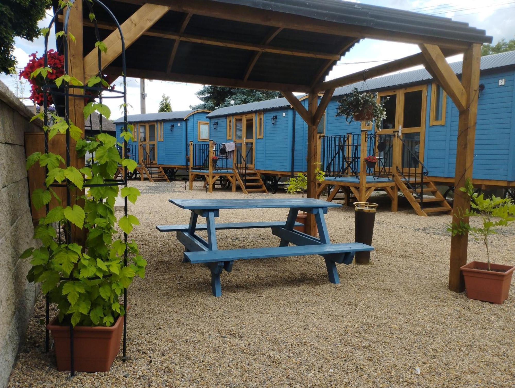 Penzion Restaurace U Helferu Libun Bagian luar foto